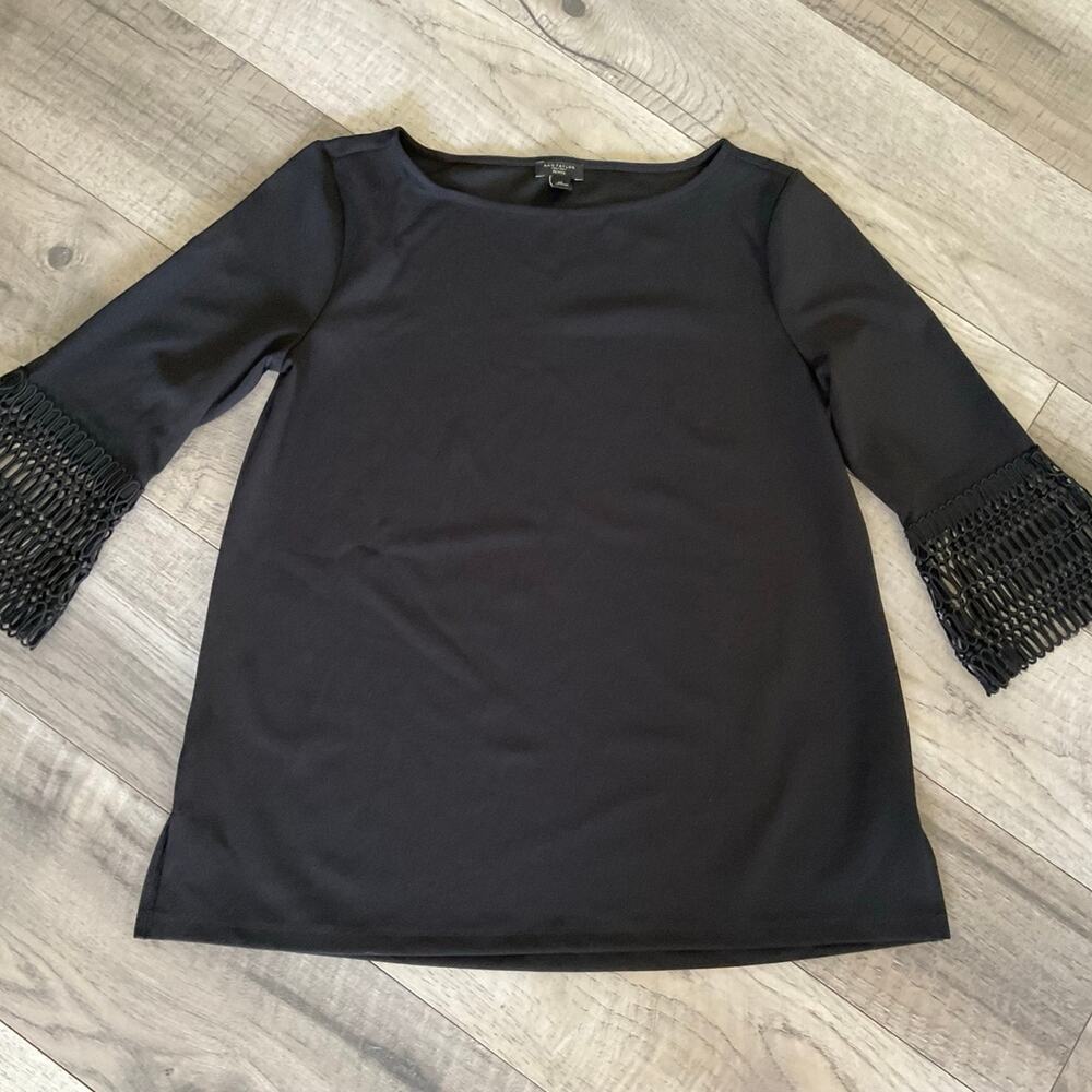 Ann Taylor factory medium petite bell sleeve‎ with lace
